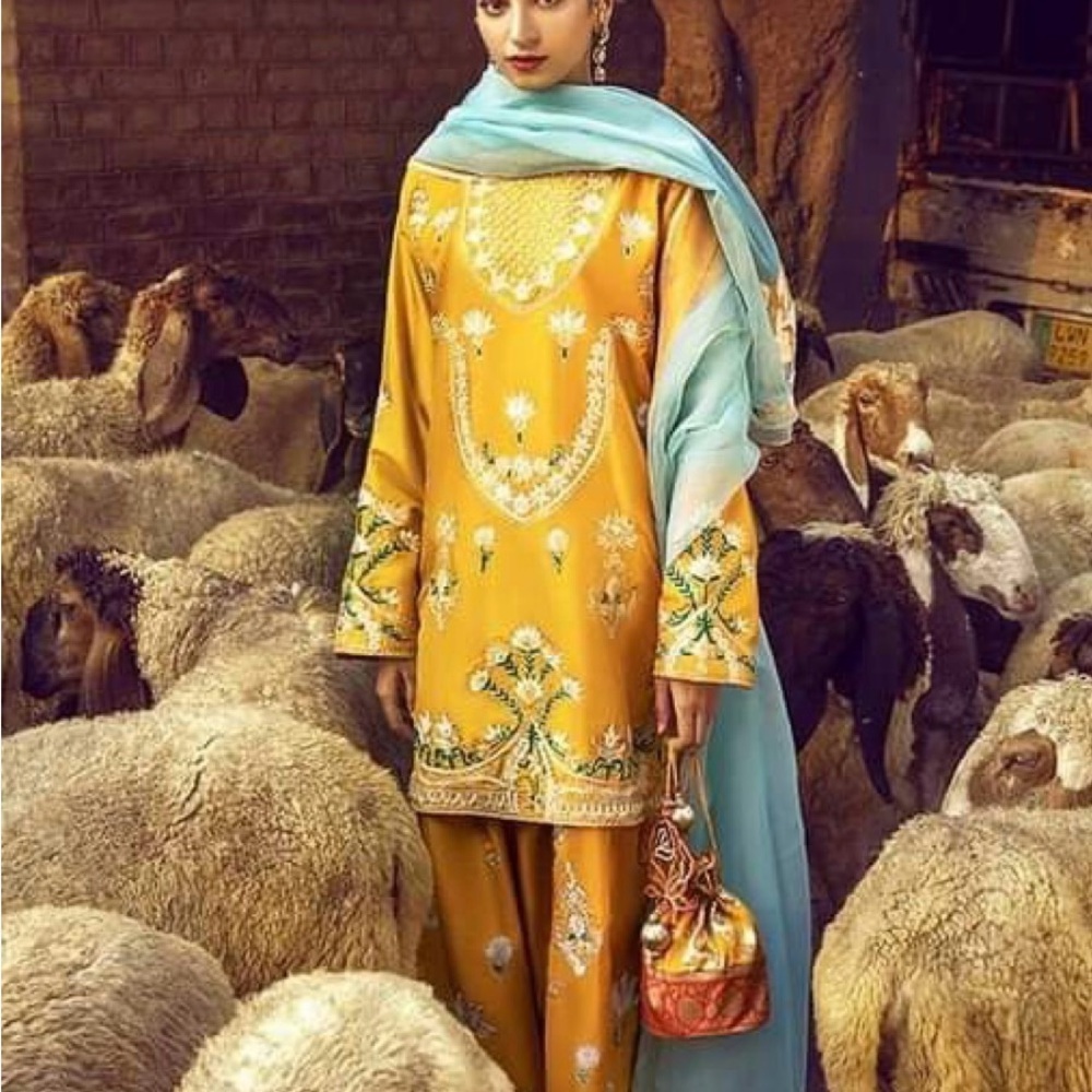 Elegant Yellow Kurta Bottoms Set